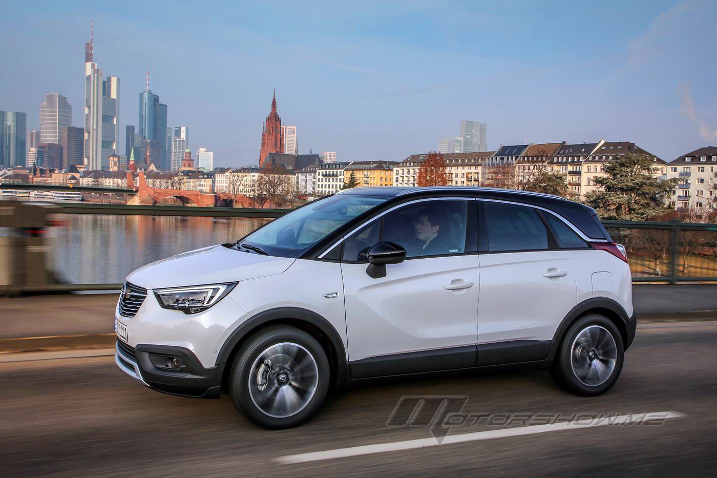 2017 Opel Crossland X: Advanced Infotainment and Numerous Assistance Systems