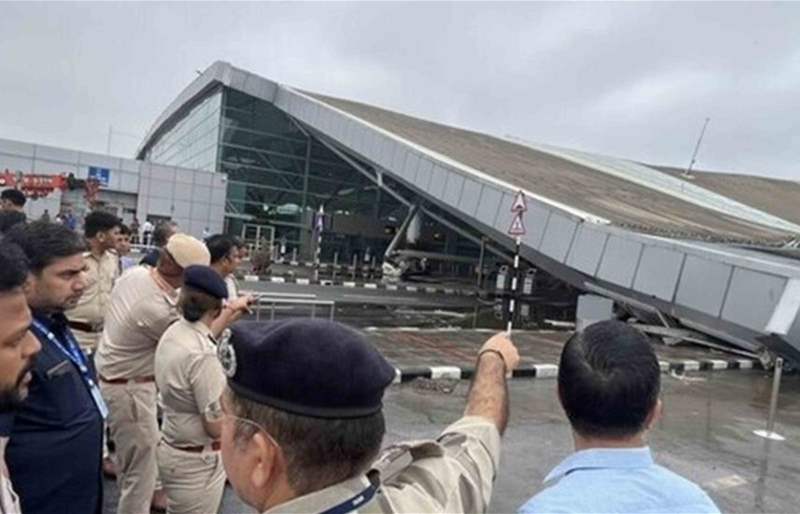 إنهيار سقف في مطار في الهند بسبب الأمطار الغزيرة!