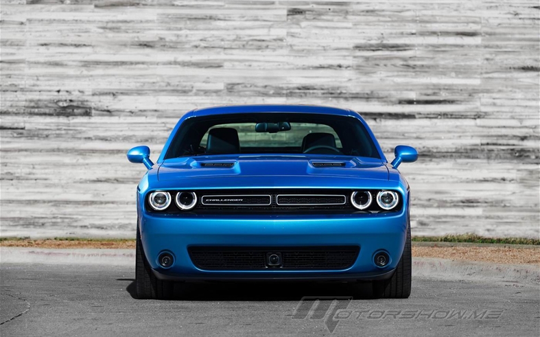 Check Out the Interior and Exterior of the 2016 Dodge Challenger SXT