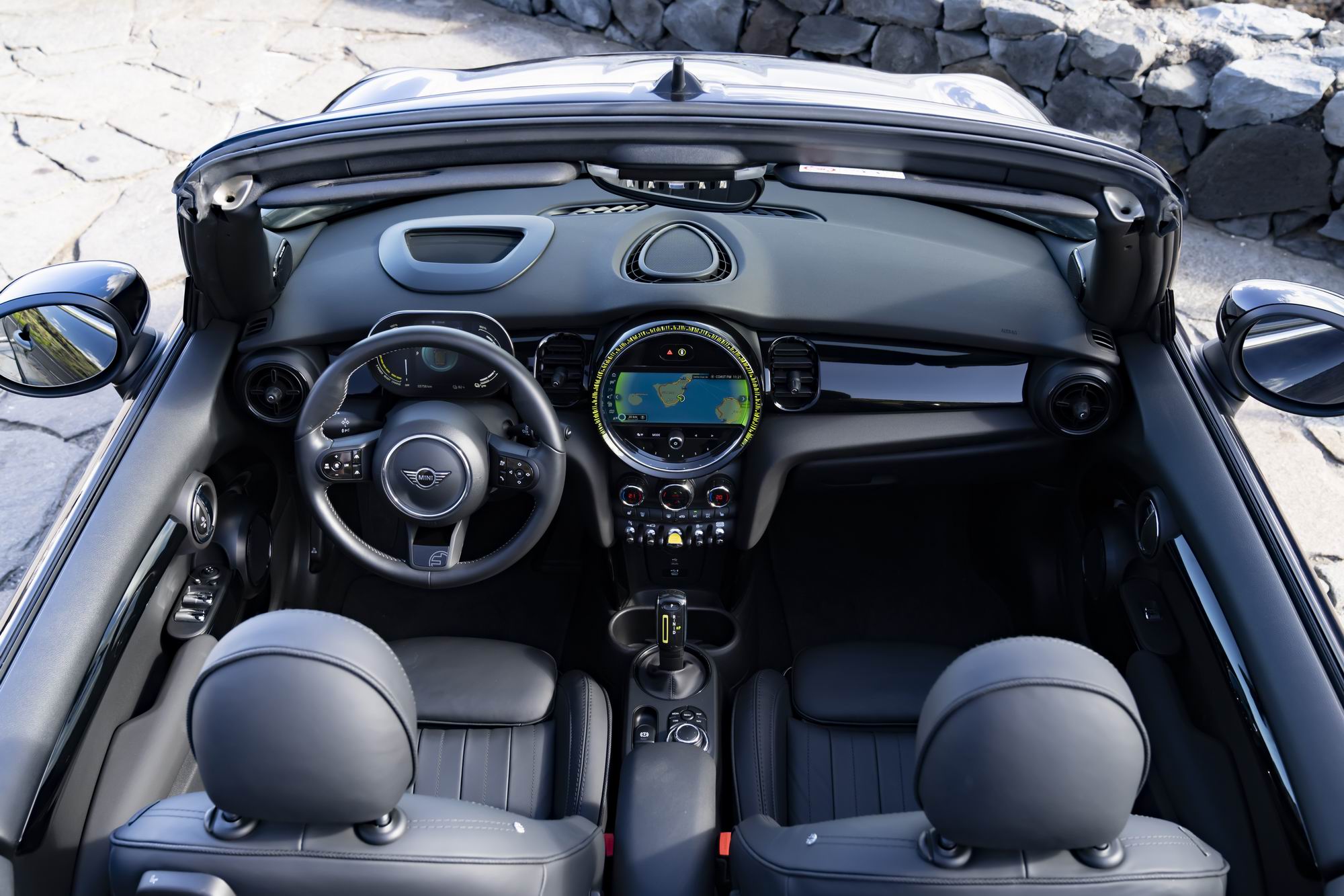 Premiere of the first fully electric MINI Cooper SE Convertible: alloy  wheels made from 100 percent recycled aluminium.